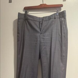 Gently worn ladies wool gabardine cuffed pants  from Banana Republic inseam 31
